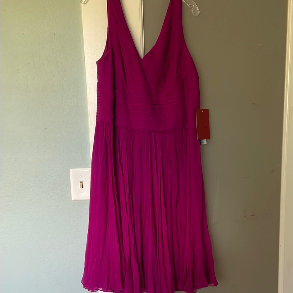 Fun and flirty magenta dress NWT